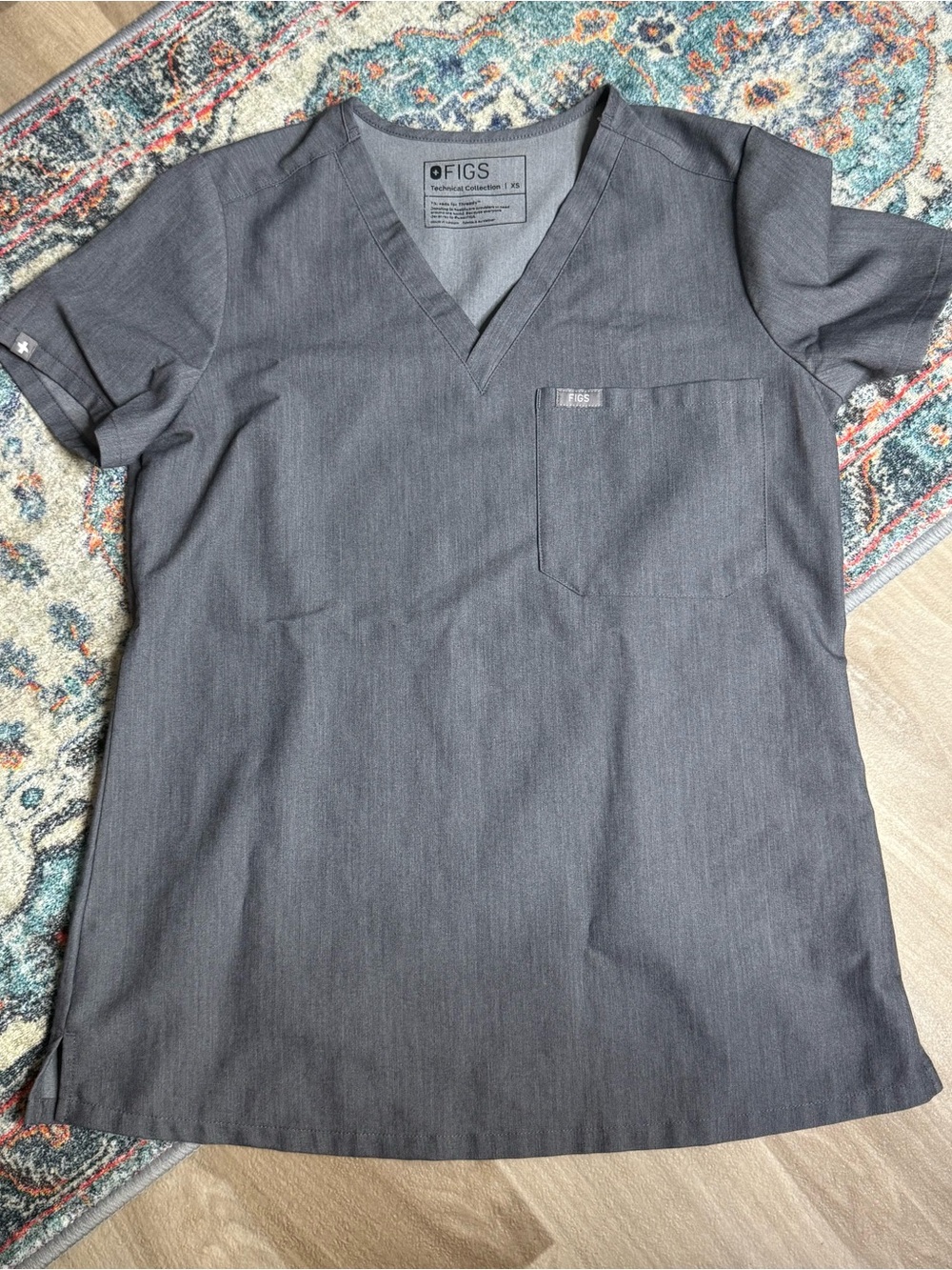 FIGS Women's Catarina One-Pocket Scrub Top